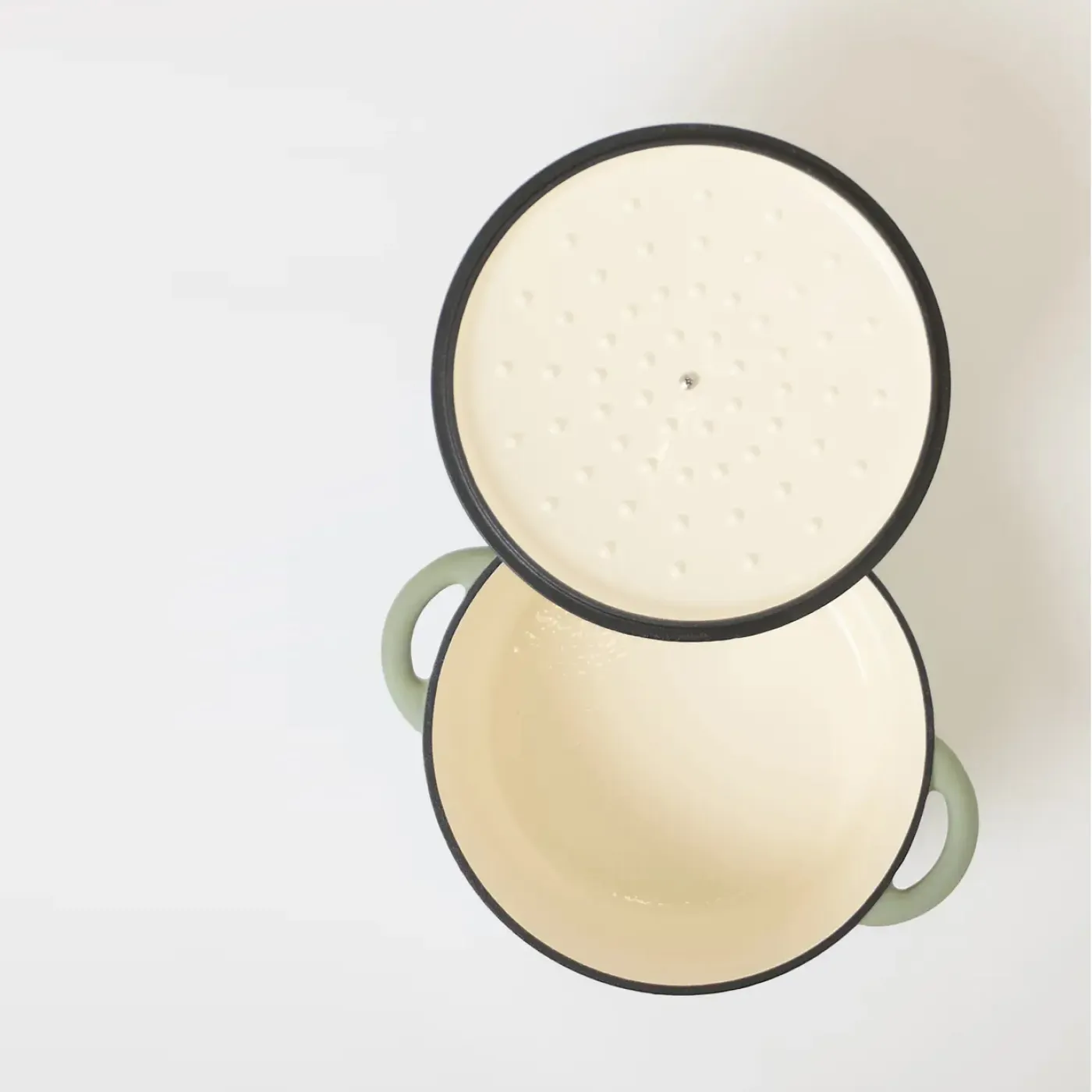 George Collective - Cast Iron Round Casserole 28cm - Matte Sage/Silver Lid - Image 4